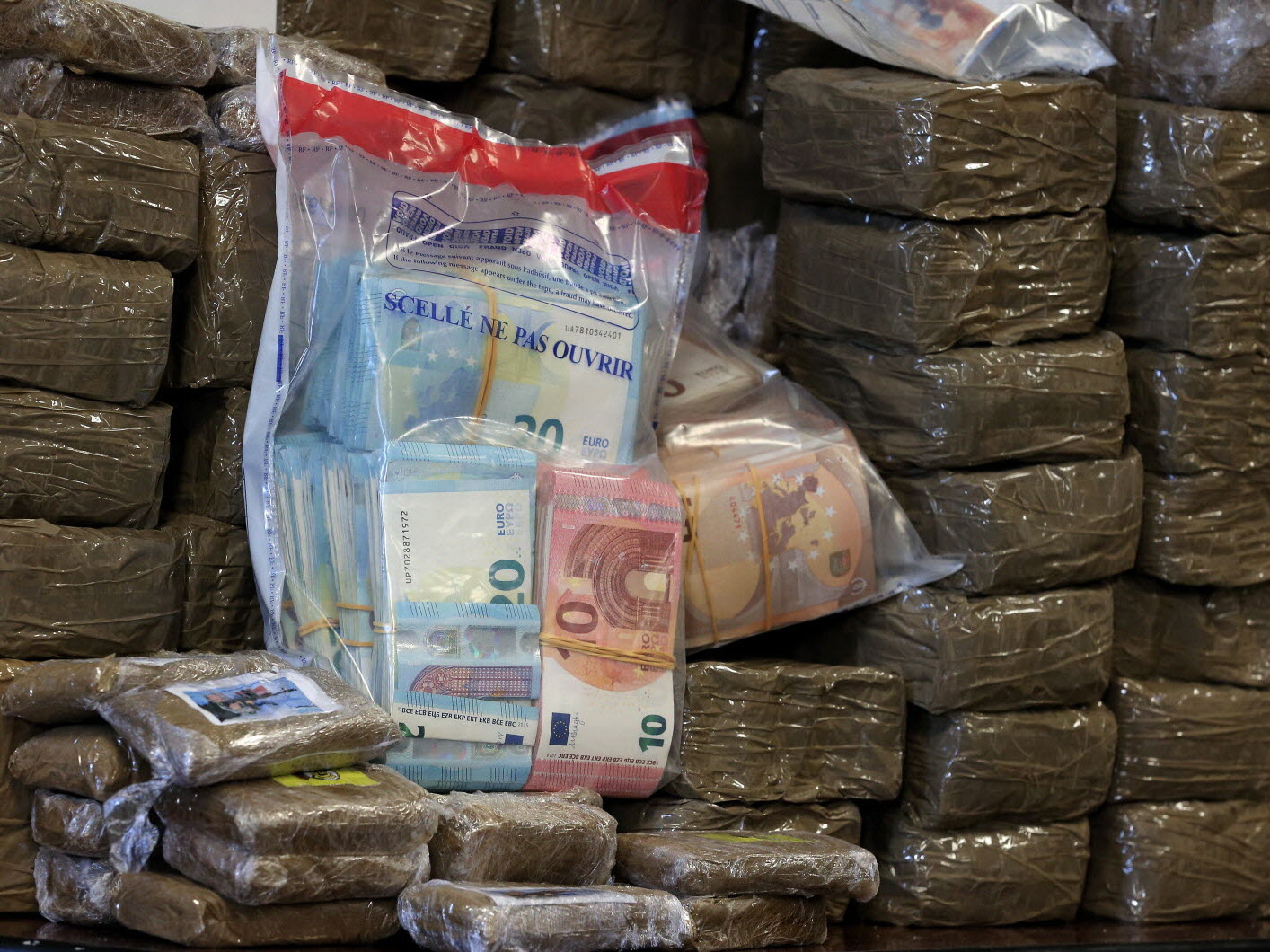 Près de 600 kg de cocaïne saisis en Gironde : les zones rurales face aux défis du trafic de drogue